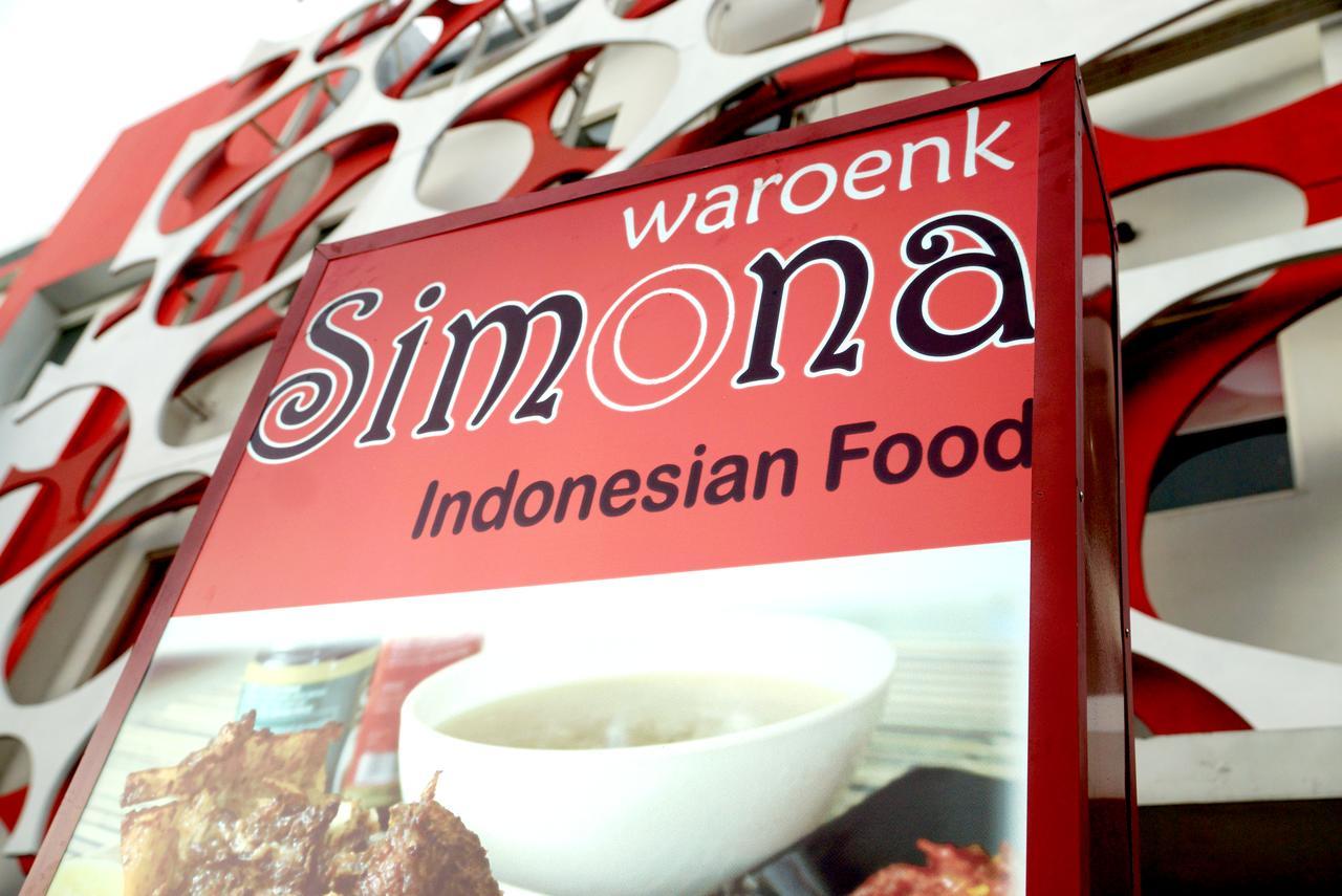 Oyo 1489 Simona Hotel Kerobokan Buitenkant foto