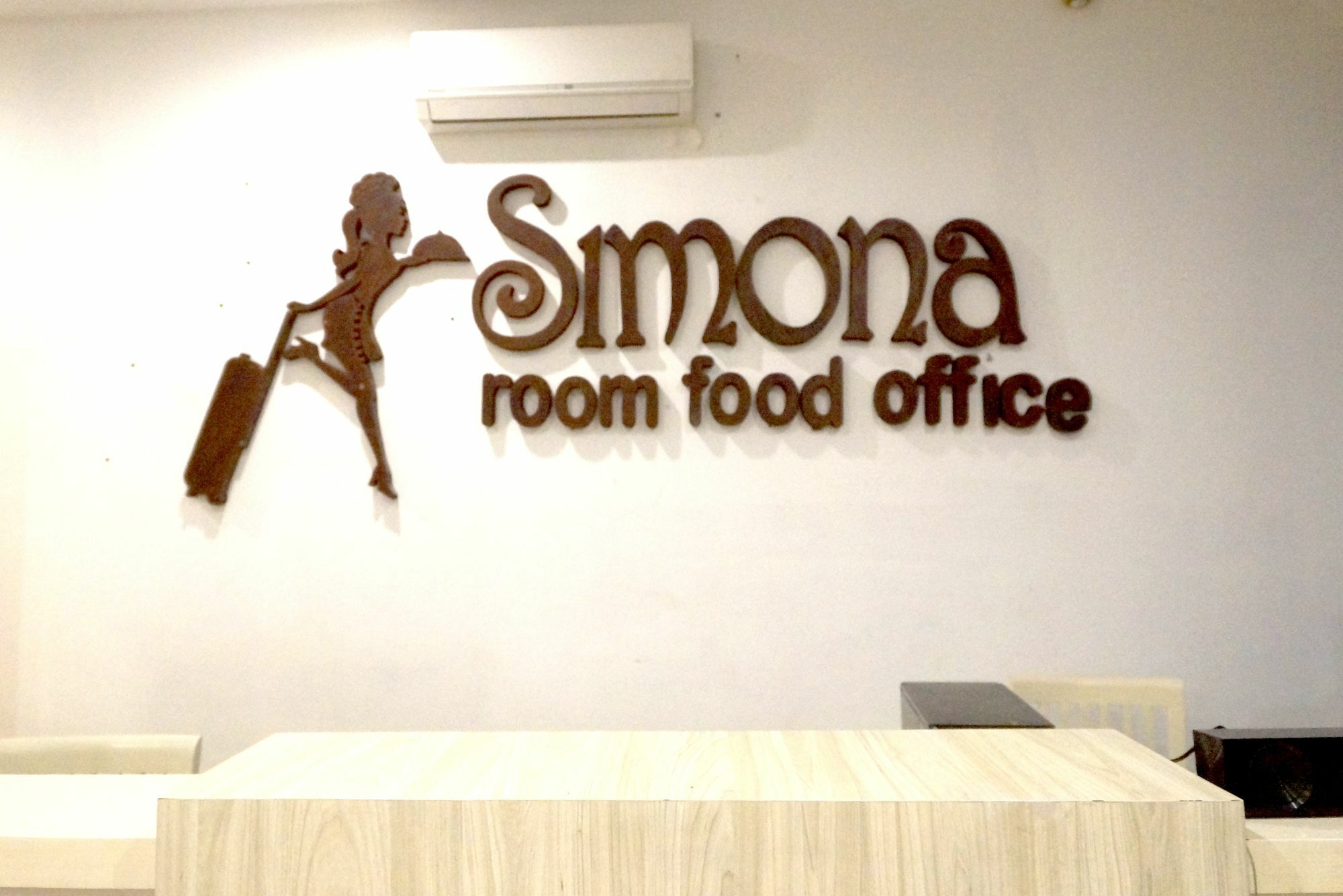 Oyo 1489 Simona Hotel Kerobokan Buitenkant foto