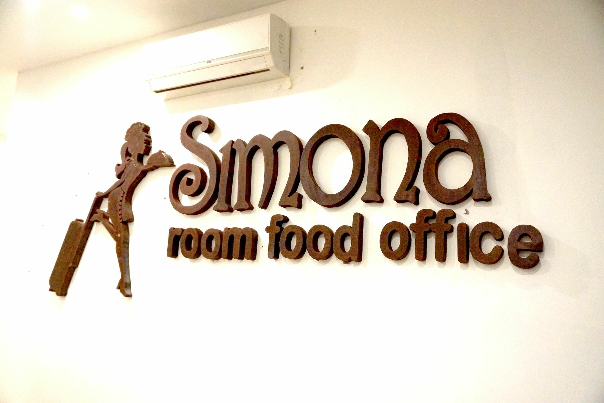 Oyo 1489 Simona Hotel Kerobokan Buitenkant foto