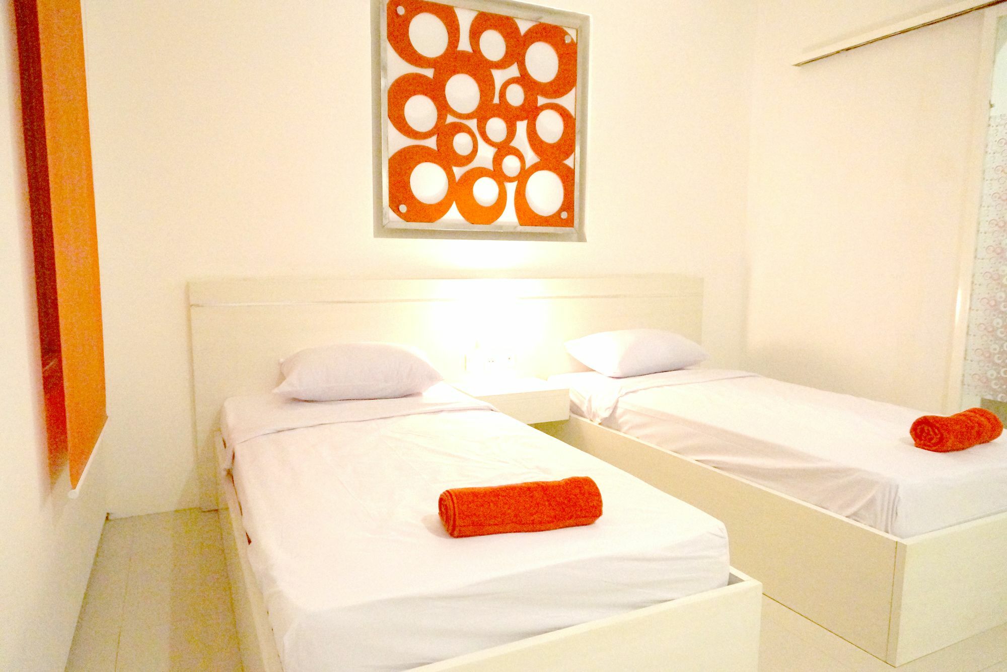 Oyo 1489 Simona Hotel Kerobokan Buitenkant foto