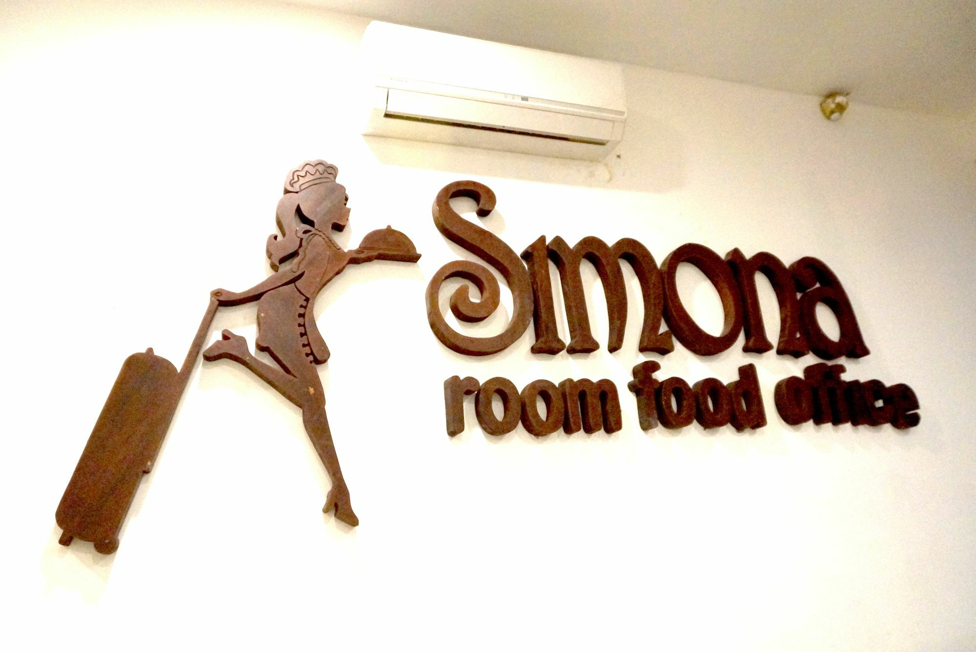 Oyo 1489 Simona Hotel Kerobokan Buitenkant foto
